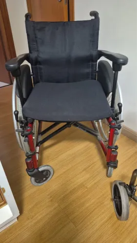 Cadeira De Rodas Alumínio Agile 120kg 44x42x40