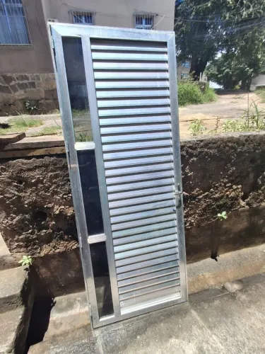 Portão de alumínio