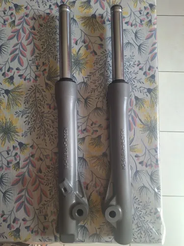 Par de Bengalas Originais Biz 125 ES 2015