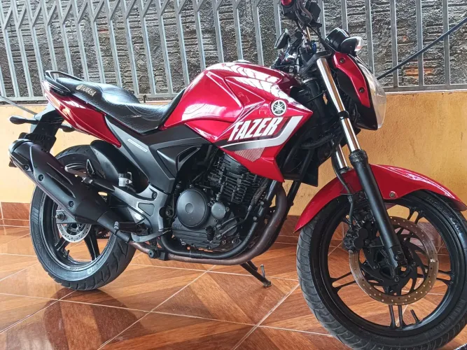 Vende-se uma fazer 250 2011 flex