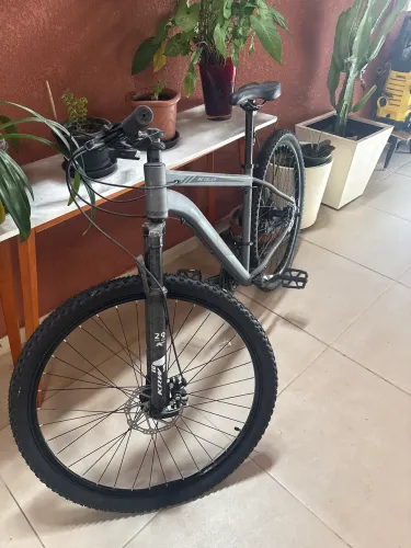 Bicicleta KSW aro 29 tamanho 54 nova sem uso