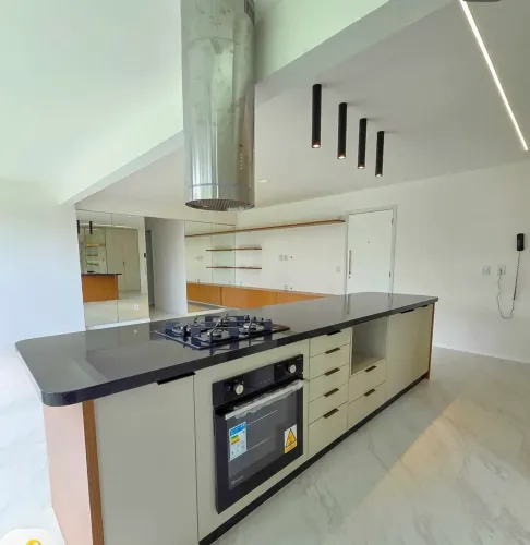 Apartamento amplo com 3/4 - 101 metros - 2 vagas de garagem