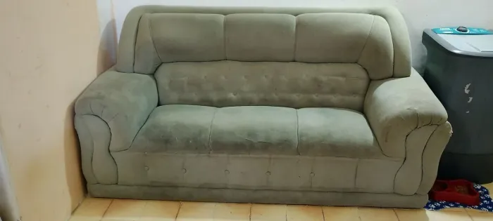Sofá 3 lugares bem conservado