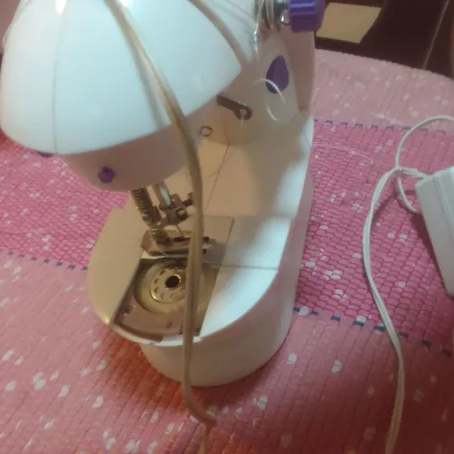 Mini máquina de costura 