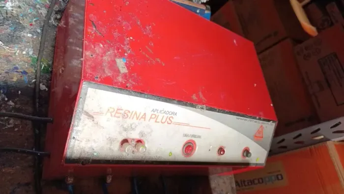 Maquina de resinar chaveiros e adesivos rimaq