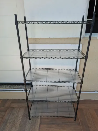 Estante de metal com 5 prateleiras