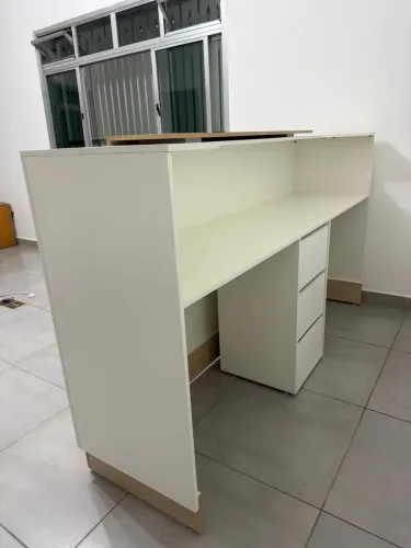 BALCÃO DE RECEPÇÃO