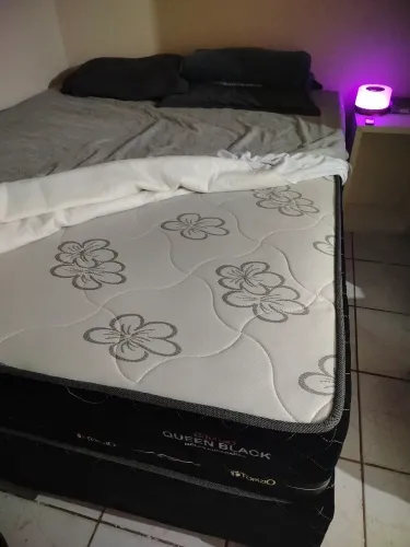 Vendo cama Queen