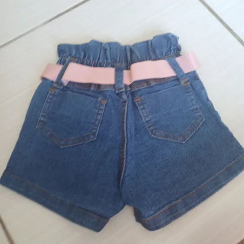Vender duas bermuda Tim no tamanho 6 ,motivo não serviu e tá no novo não foi usada !