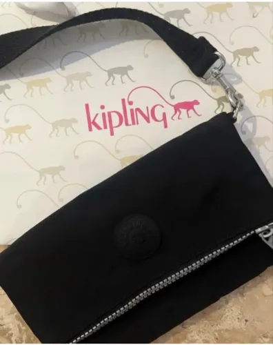 Bolsa Kipling- nova- com a sacola da Kipling 