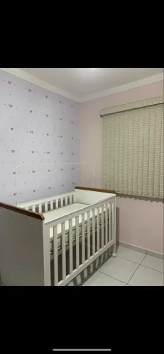 Berço semi-novo 0,75x1,35 (vira caminha) Marca: Divicar