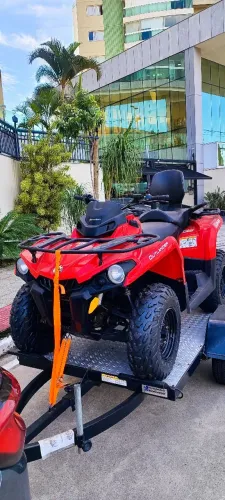 Quadriciclo Can am 570