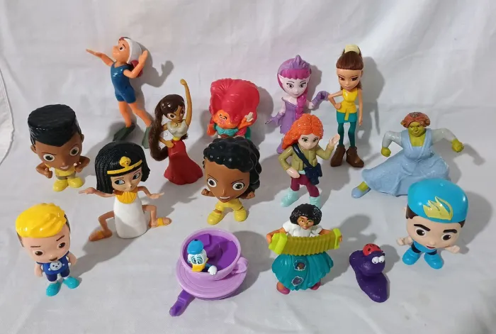 Lote de miniaturas promocionais Mac donalds e burguer king 