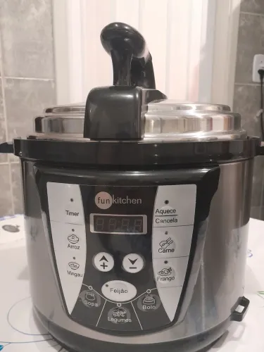 Panela de Pressão Elétrica NOVA, NUNCA USADA