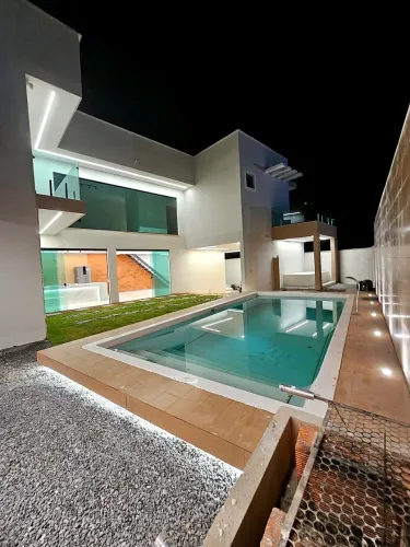 Casa com 5 quartos, piscina e área gourmet - Três Rios