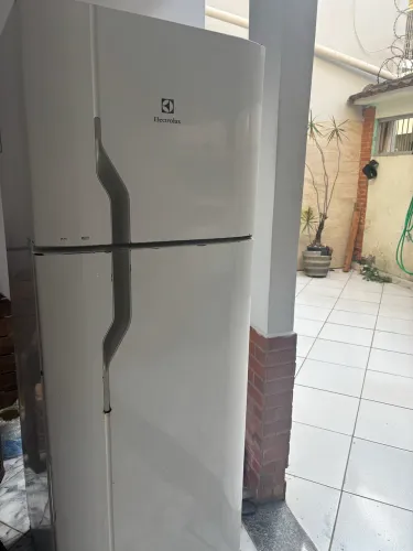 Geladeira Electrolux 362 litros  