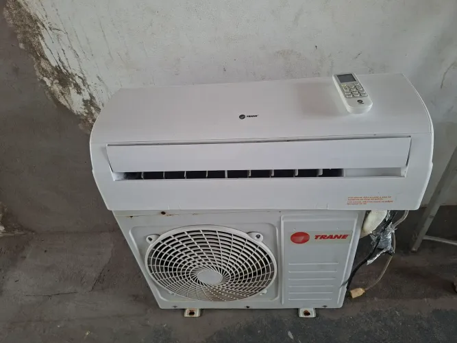 Ar condicionado de 9 mil semi novo