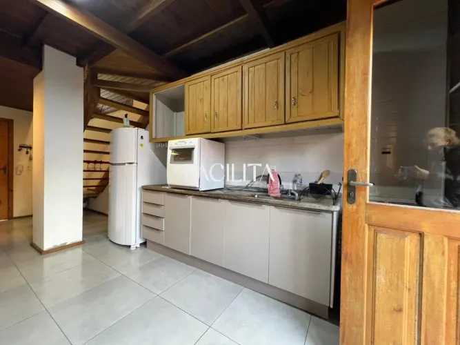 Casa com 3 quartos no bairro Porto da Lagoa, Florianópolis