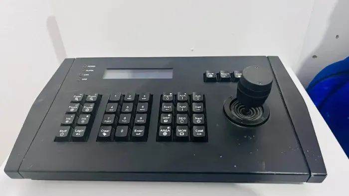 Mesa Controladora de Câmeras PTZ Joystick VNT-K260IP - Excelente Estado