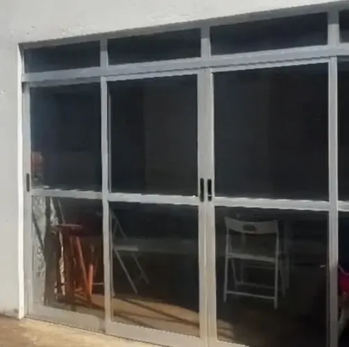 Porta de Alumínio de Correr 4 Folhas