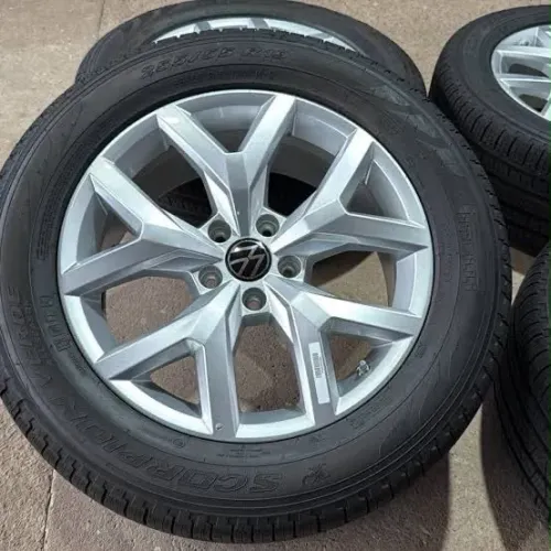 Jogo de rodas Amarok aro 19 super novo ( apenas 200 km rodados )