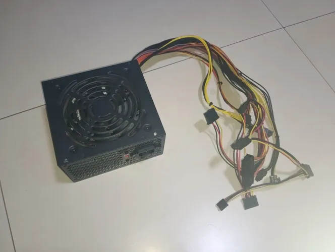 Fonte de Pc 500w aerocool consertada