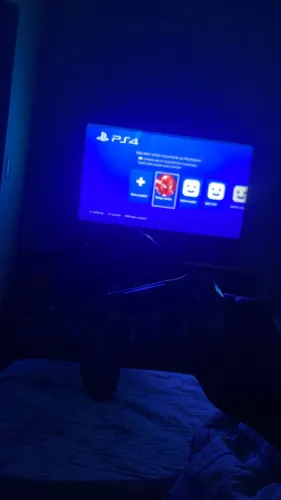 PlayStation 4 slim com 1 controle