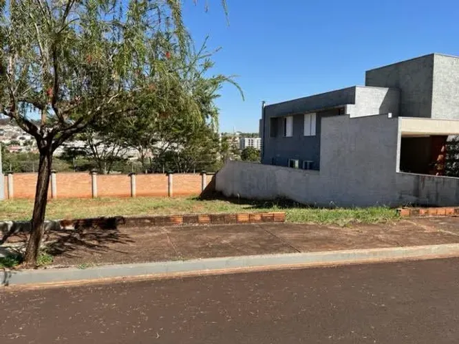 Otimo terreno no Vista Bella | Só aqui na Imobiliária Rosa e Rangel