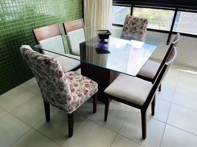 Mesa quadrada com tampo de vidro + 6 cadeira - Não aceito OLX Pay