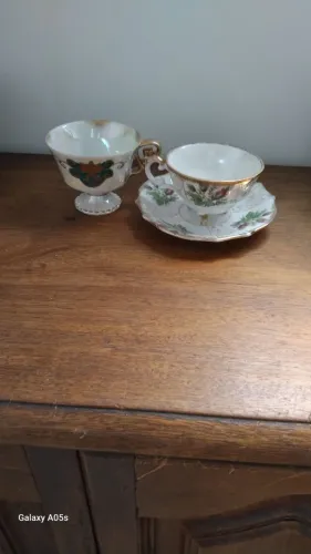 Par de Xícaras Iridescentes, Colecionáveis