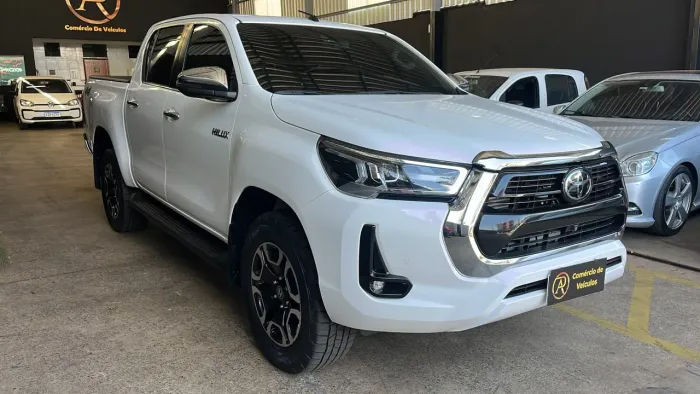 Toyota Hilux CD SRX 4X4 2.8 TDI 16V Diesel Aut. 2023