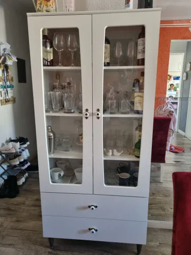 Cristaleira Seminova Branca 175x80 com duas gavetas