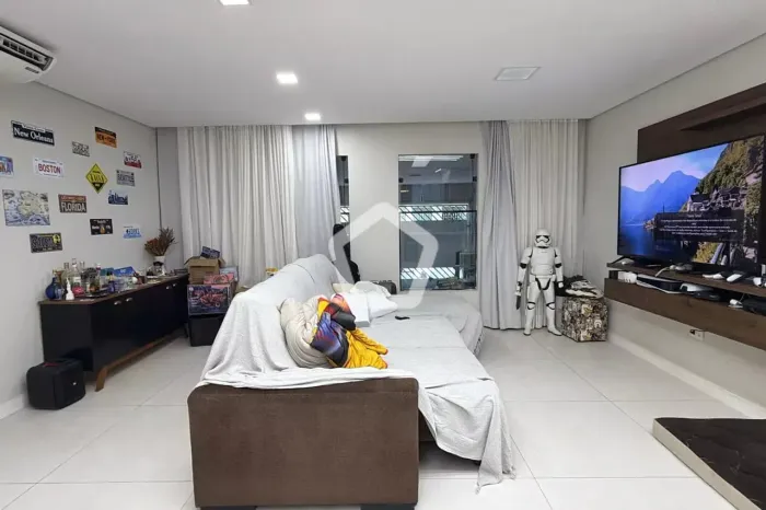 Sobrado confortável à venda 155m², Água Rasa
