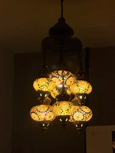 Lustre veio da Turquia de bronze, não acompanha lâmpadas