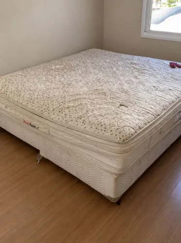 Cama box+ colchão king size