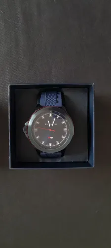 Relógio Tommy Hilfiger azul marinho
