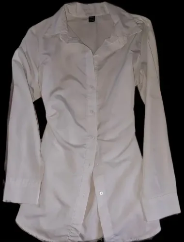 ~Camisa social~<br><br>Marca: Shein<br><br>Tamanho: M<br><br>Valor: R$ 30,00 + frete<br><br>10/10