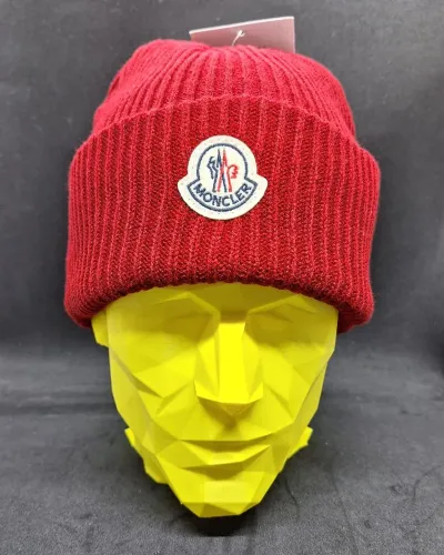 Touca moncler nova