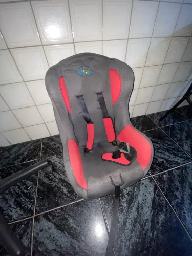 Cadeirinha Infantil 3 a 6 Anos - Ótimo Estado!