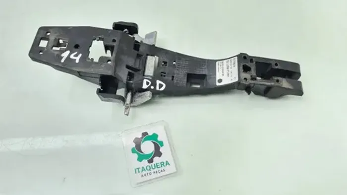 Suporte Maçaneta Dianteiro Direito Freelander 2 Ano 2014  Dianteira