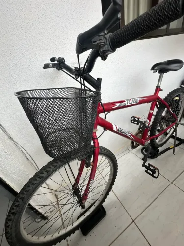 Bicicleta com cestinha