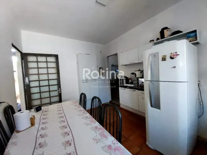 Casa à venda, 3 quartos, Santa Mônica - Uberlândia/MG - Rotina Imobiliária