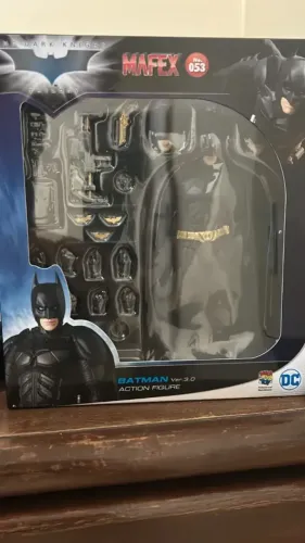 Mafex n° 053 The dark knight Batman 3.0