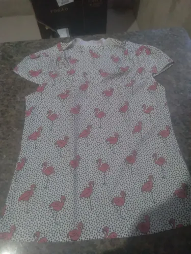 Duas blusas feminina linda