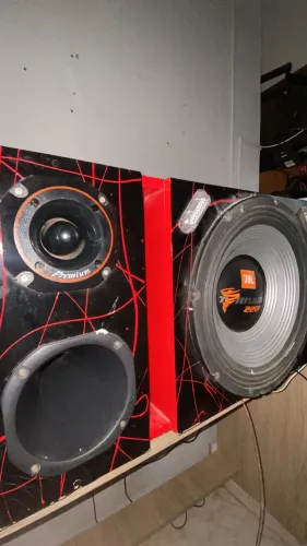 Vendo som automotivo tornado 2200