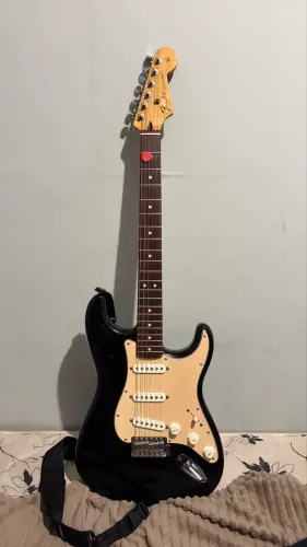 FENDER STRATOCASTER MEXICO