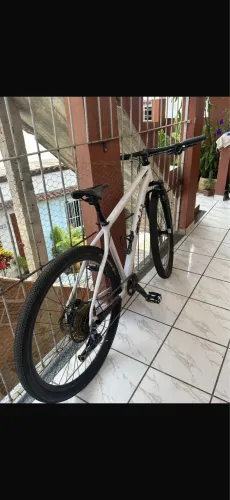 Vende-se bicicleta pouco usada 