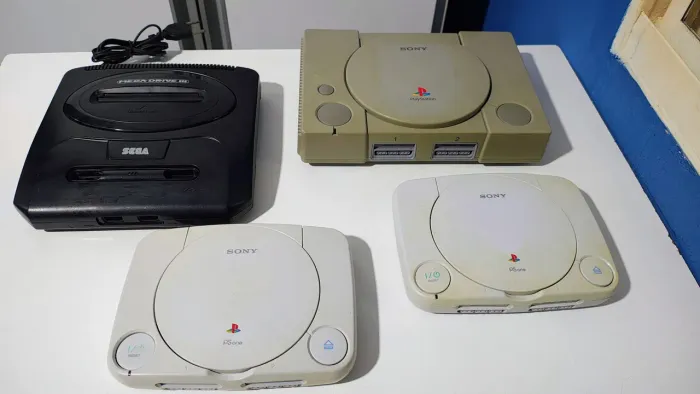 Lote de Games para Manutenção PS1 FAT/ PS1 Slim / Mega Drive 3 * não funciona*