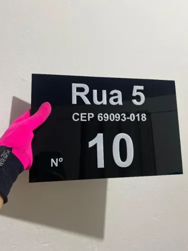 Placa endereço em acrílico