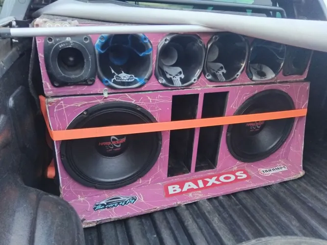 Vendo som automotivo